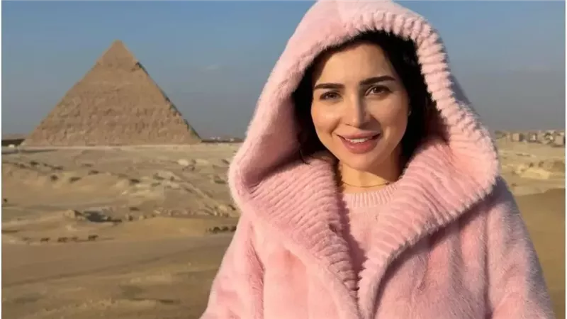 مي عز الدين توجه الشكر لطبيبها بعد نجاح العملية وتستكمل علاجها بالمنزل