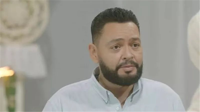 أحمد رزق: جومانا مراد من أريح الفنانات في الكواليس وتتحمل ساعات التصوير الطويلة في «اللون الأزرق»