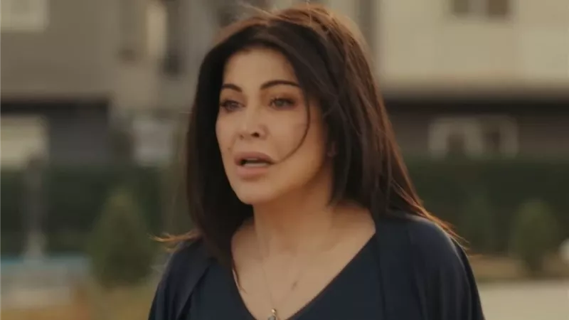 مسلسل اللون الأزرق الحلقة 6.. خلاف بين أدهم وآمنة بسبب السفر إلى دبى