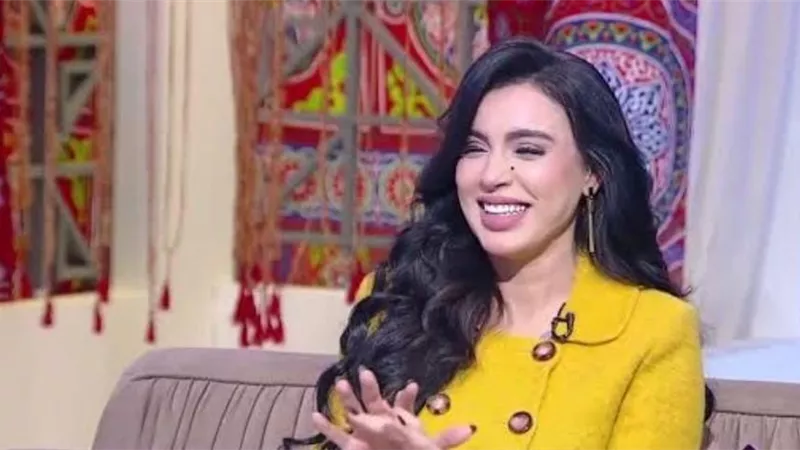 إيمان يوسف تشيد ببرنامج 