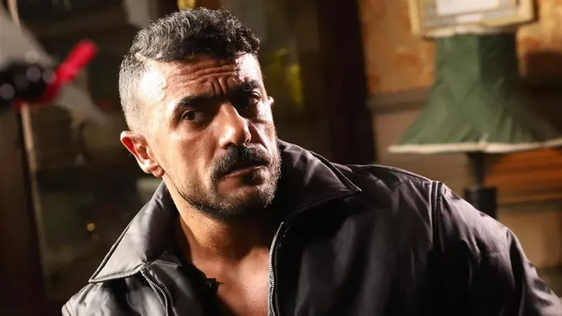 أحمد العوضي عن ملامحه تبدو أكبر من عمره الحقيقي: الرياضة العنيفة السبب 