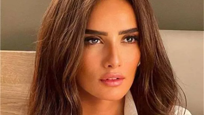 تشييع جنازة عمة الفنانة زينة من مسجد حسن الشربتلي بالقاهرة الجديدة بحضور الأسرة والأصدقاء