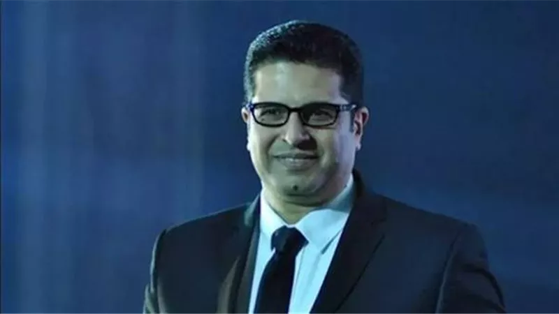 أيمن سلامة يتلقى عزاء زوجته بحضور ياسر جلال وأشرف زكي