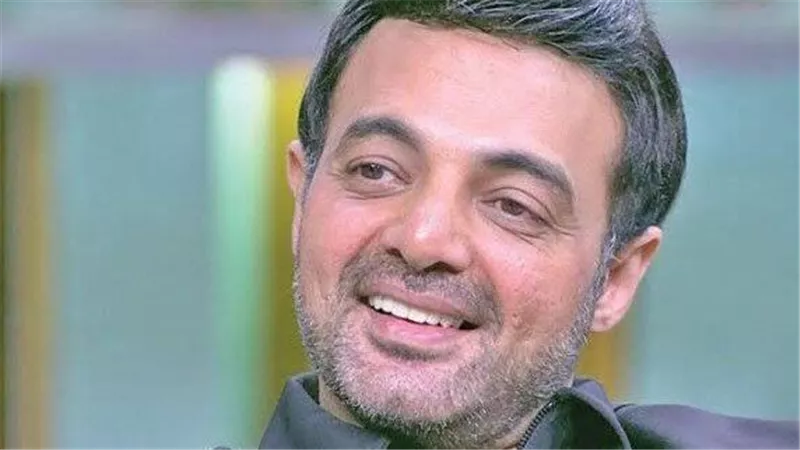 عمرو محمود ياسين يهاجم 