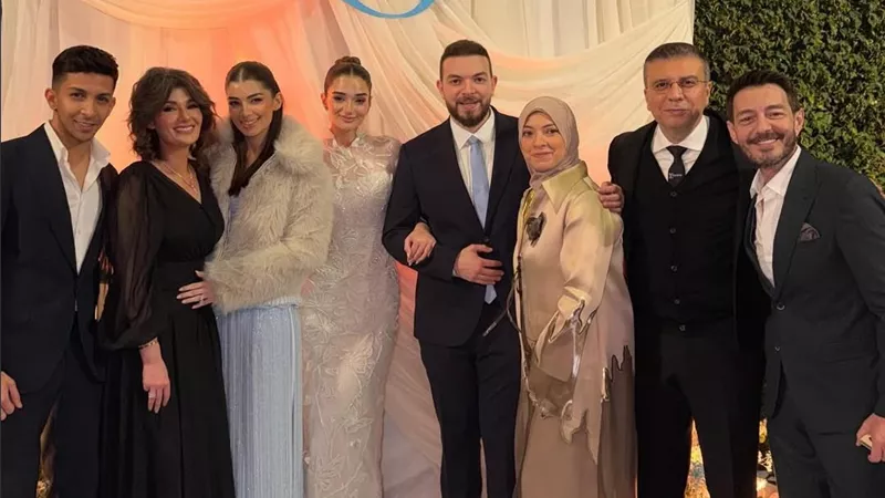 الصورة الأولى من خطوبة ملك أحمد زاهر وشريف عمرو الليثي