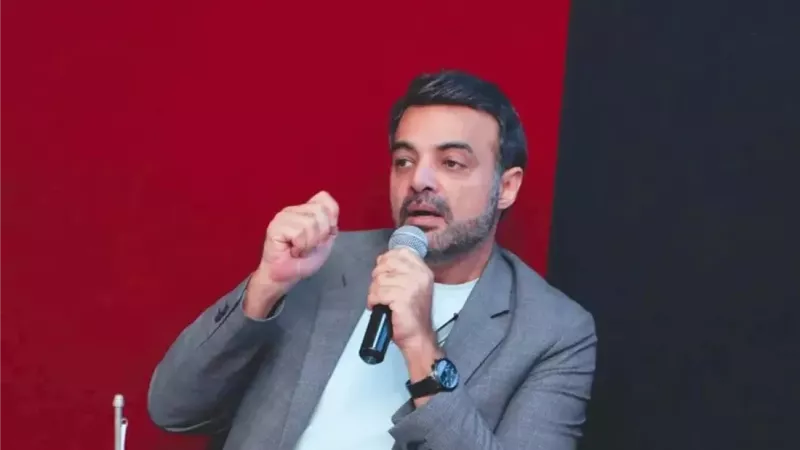 الكاتب عمرو محمود ياسين يكشف حقيقة تشابه نهاية مسلسلي 