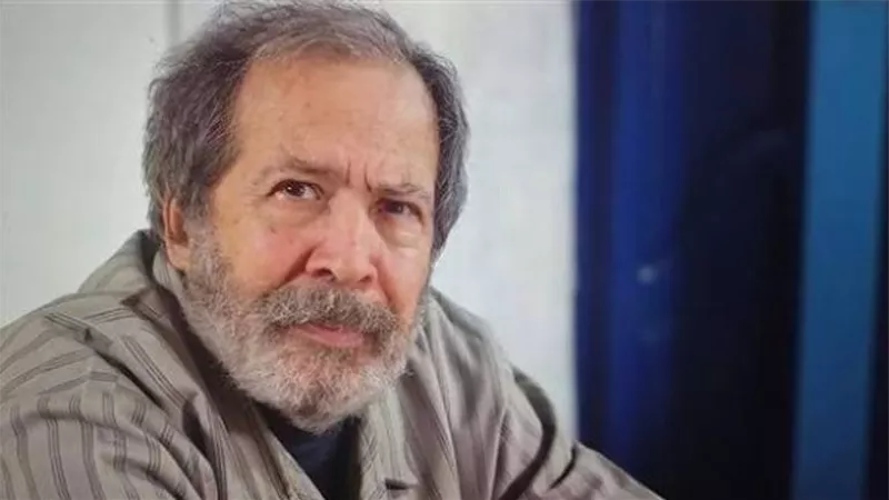 زوجة الفنان سامي عبد الحليم تكشف تفاصيل حالته الصحية بعد إصابته بجلطة: غير مستقرة ويخضع للعلاج في العناية المركزة