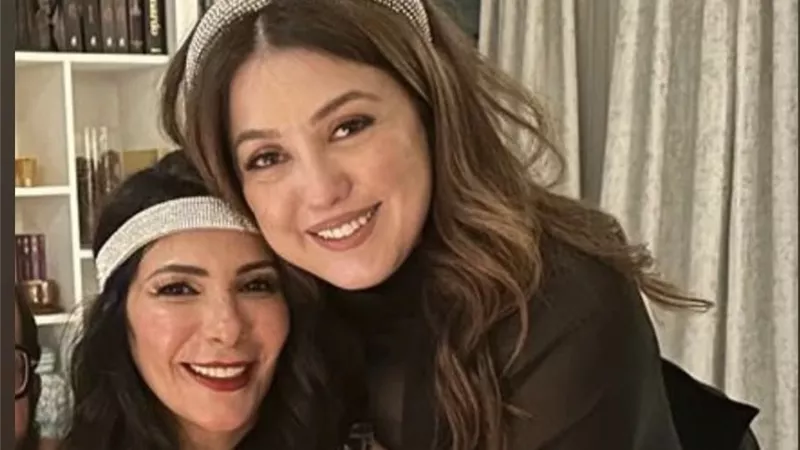 منى زكي تحتفل بعيد ميلاد كندة علوش بصورة تجمعهما