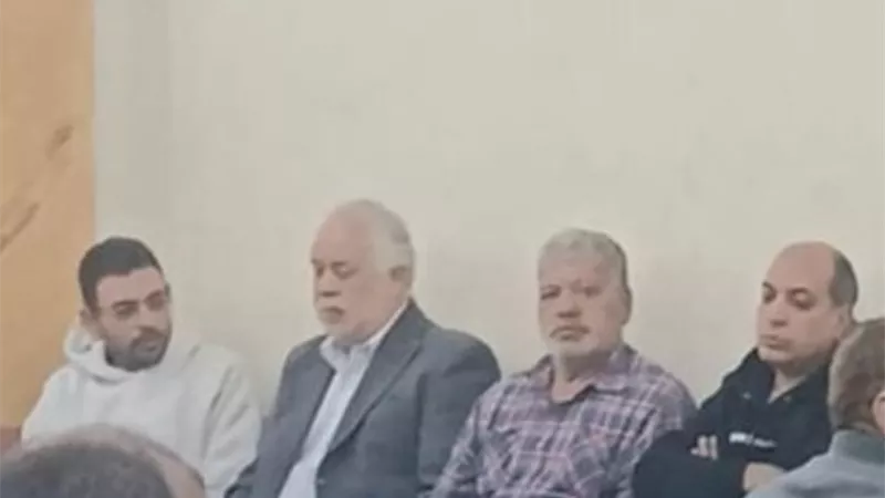 أشرف زكي يقدم واجب العزاء في فاطمة كشري أشهر كومبارس 