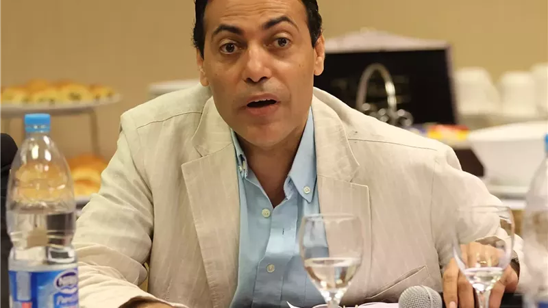زوجة الإعلامي محمد الغيطي تتهم خادمتها بسرقة مشغولاتها الذهبية ومبلغ مالي من داخل شقتها في أكتوبر