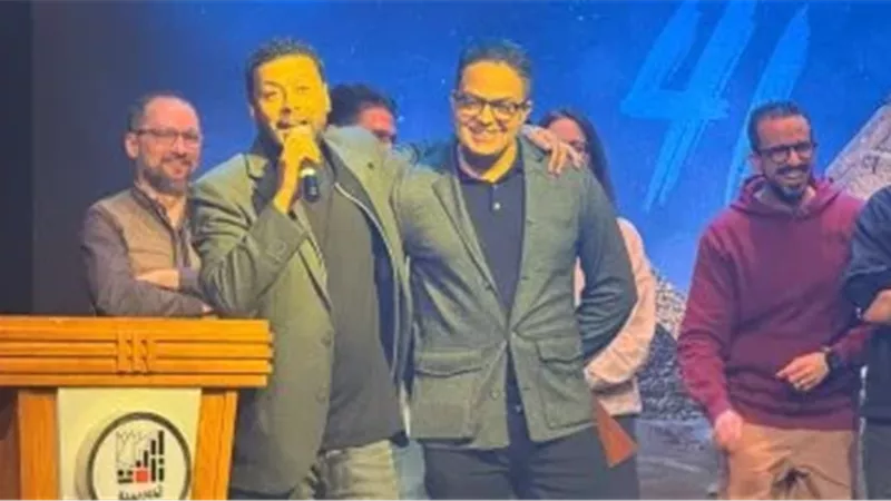 محمد جمعة يعلن مفاجآت جديدة للمواهب في مهرجان المسرح العالمي خلال ختام الدورة الـ41 