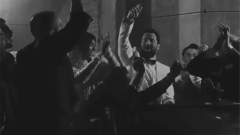 أول تعليق من أحمد حاتم بعد شائعة زواجه للمرة الثانية.. ماذا قال؟!