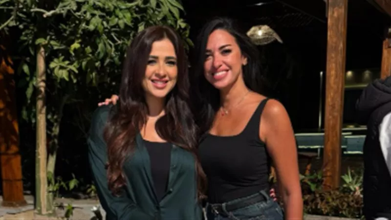 إلهام وجدي: ياسمين عبد العزيز شخصية سالكة وذكية وأي حد بيمثل جنبها بينور وبتتفتح له الأبواب