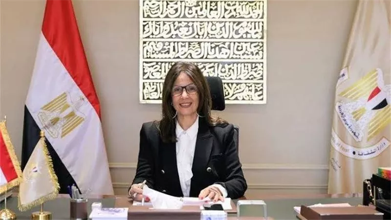 جيهان زكي تُشكل لجانًا لمراجعة شكاوى العاملين بدار الأوبرا والهيئات التابعة للثقافة وضبط الأداء المالي والإداري داخل قطاعات الوزارة