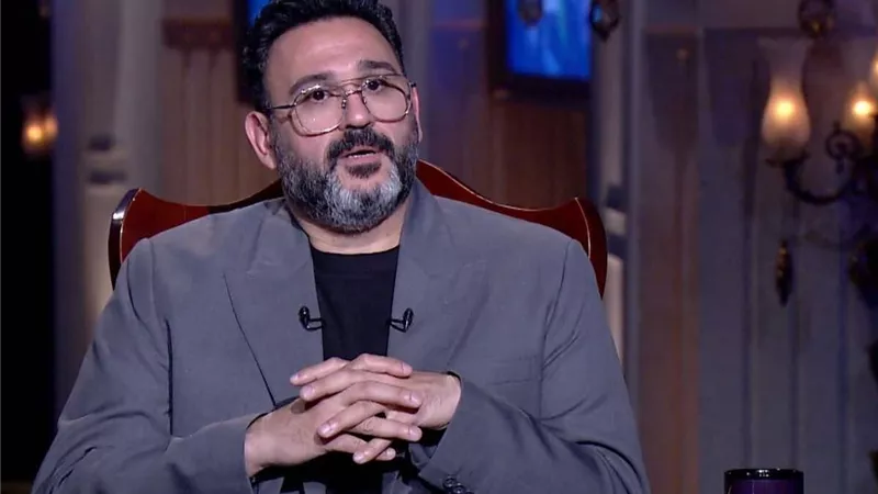 وفاة خال الفنان أكرم حسني الذي كان يعتبره والده الثاني