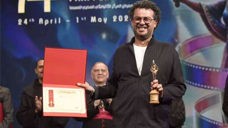 تكريم مدير التصوير مازن المتجول بجائزة الإبداع الفني في مهرجان المركز الكاثوليكي للسينما