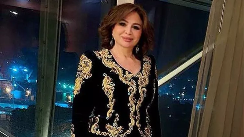 إلهام شاهين تتألق بالزي الجزائري في حفل افتتاح مهرجان عنابة للفيلم المتوسطي