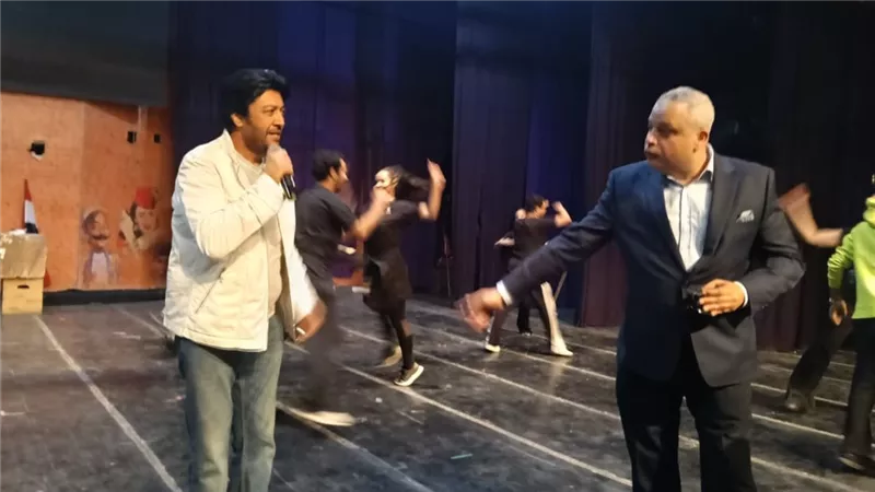 تامر عبدالمنعم يشرف على البروفات النهائية لاحتفالية عيد تحرير سيناء بحضور سامح يسري على مسرح البالون