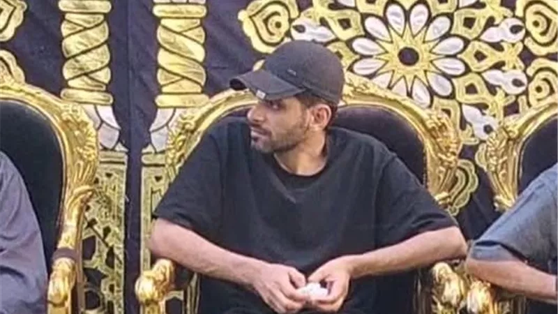 بدء عزاء والد حمدي الميرغني بمسجد الشرطة في الشيخ زايد بحضور نجوم الفن