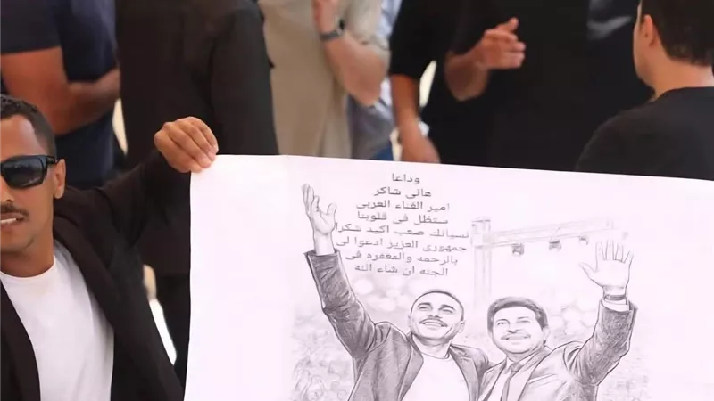 “وداع بالرسم”.. محب لهاني شاكر يجسد ملامحه في صورة مؤثرة
