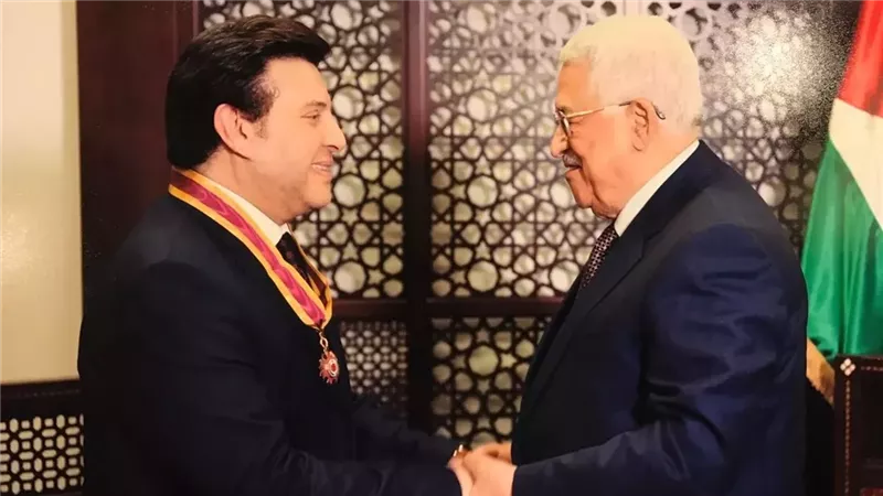 شهدت مراسم عزاء الفنان الراحل هاني شاكر لفتة إنسانية مؤثرة من الرئيس الفلسطيني محمود عباس