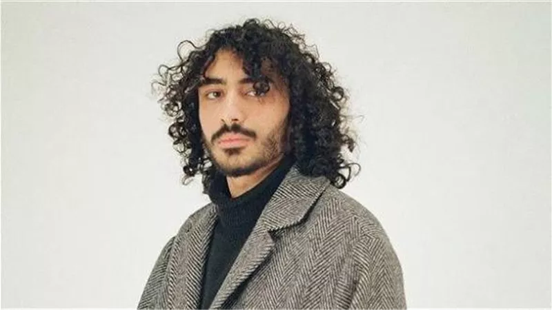 مطرب الراب أحمد سانتا يتلقى عزاء والده اليوم بمسجد الشرطة في صلاح سالم