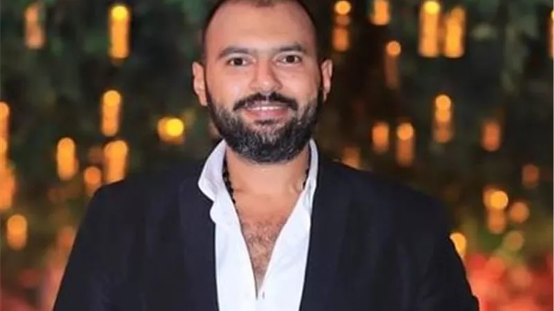 الموت يفجع الموزع الموسيقي جلال فهمي برحيل والدته.. تفاصيل الجنازة والعزاء