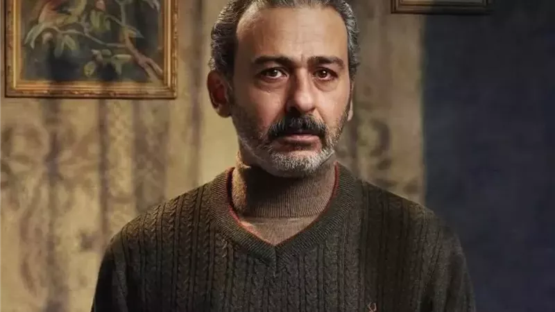 أحمد عزمي: يحيى الفخراني دعمني إنسانياً قبل الفن