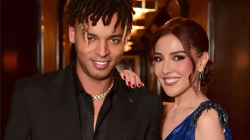 مي كساب تدعم زوجها وتروج لألبومه الجديد