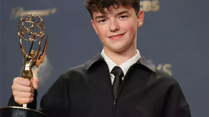 أوين كوبر أصغر ممثل يحصد جائزة BAFTA عن Adolescence أفضل مسلسل درامي قصير