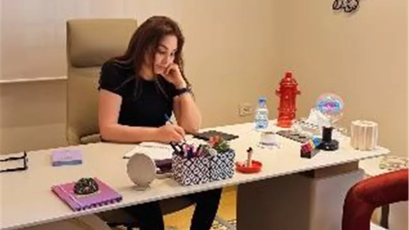 إليسا تواصل التحضير لألبومها الجديد رغم كسر قدمها