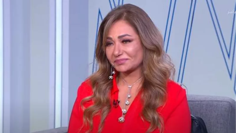 قلبي موجوع.. ليلى علوي تتضامن مع أهل تونس والجزائر