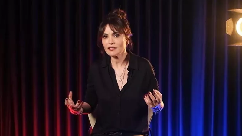 النجمة التركية سونجول أودين: والدتي دخلت المستشفي أكثر من مره بسبب مشاهد التقبيل في مسلسل 