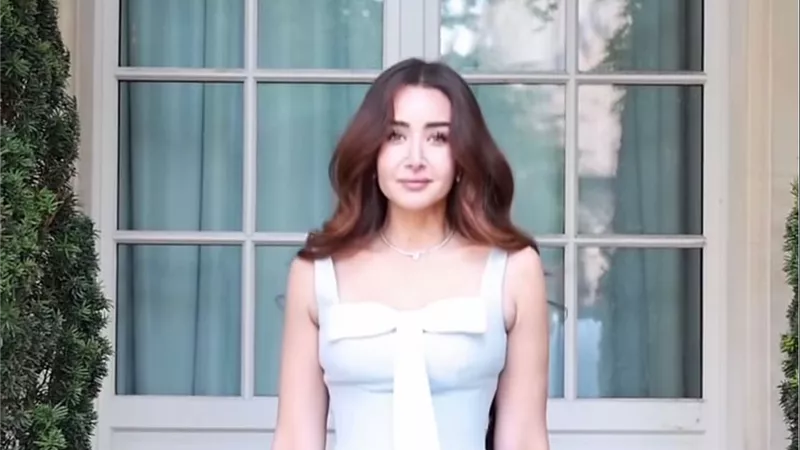 بإطلالة راقية.. هنا الزاهد من مهرجان كان السينمائي