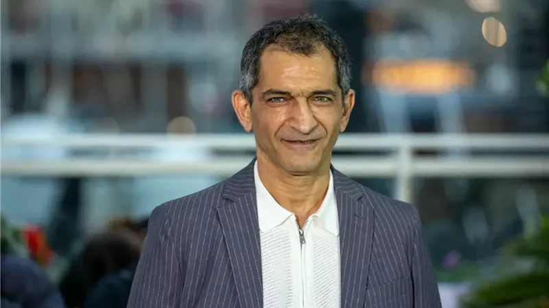 منهم عمرو واكد.. حجب حسابات 12 شخصا على السوشيال ميديا داخل مصر
