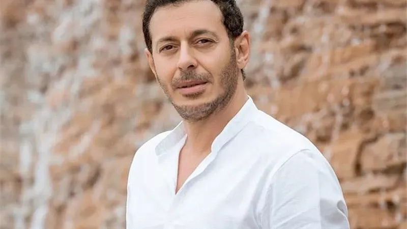 آخر تطورات الحالة الصحية لوالد مصطفى شعبان
