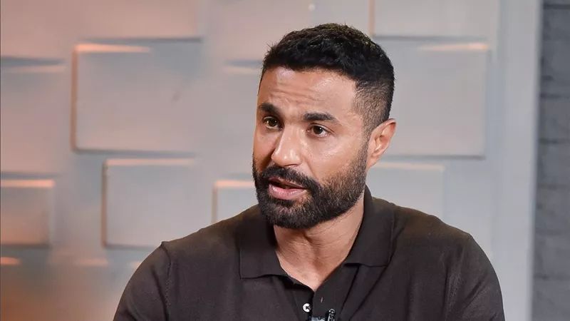 كريم فهمي: كسرت منزل والدتي بعد قرار زواجها وندمت على هذا التصرف