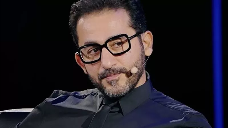 نقابة المهن السينمائية تنعي أحمد حلمي في رحيل والدته