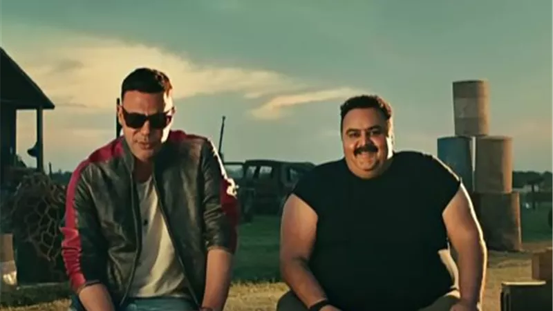 تركي آل الشيخ يروج لفيلم “صقر وكناريا”.. ومحمد إمام وشيكو يدعوان الجمهور للمشاهدة بطريقة كوميدية