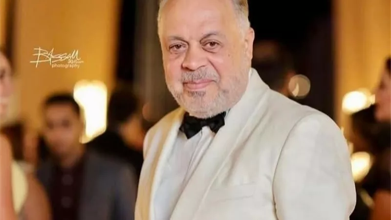 أشرف زكي ينعى عبد العزيز مخيون: فقدنا قامة فنية وإنسانًا عظيمًا