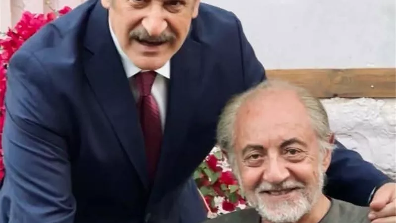 عمر زهران يستعيد ذكرياته مع الفنان عبد العزيز مخيون: نلهث وراء أحلامنا