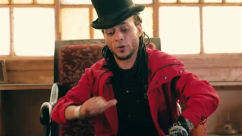 السادات يتهم محمد رمضان بسرقة لحن أغنية «نمر وان» من أغنيته «دراكولا»