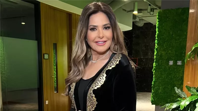 كلنا وراكم يا رجالة.. صابرين تدعم المنتخب المصري