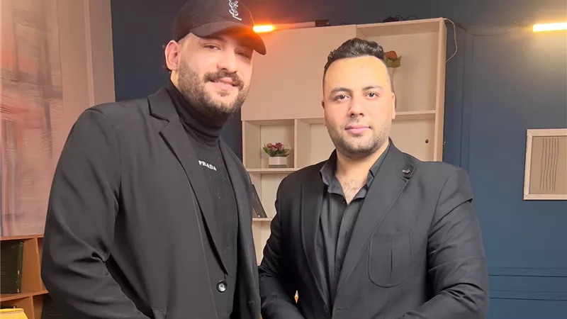 المخرج محمد زكريا يكشف كواليس صادمة عن مسلم وزوجته: “كلها تريندات ومشاعر مصطنعة”