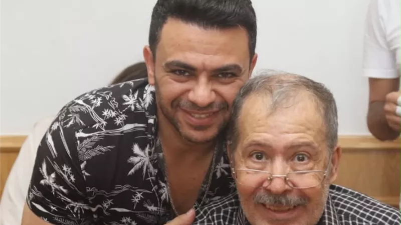 كريم الحسيني يدعو بالشفاء العاجل للفنان سامي عبدالحليم