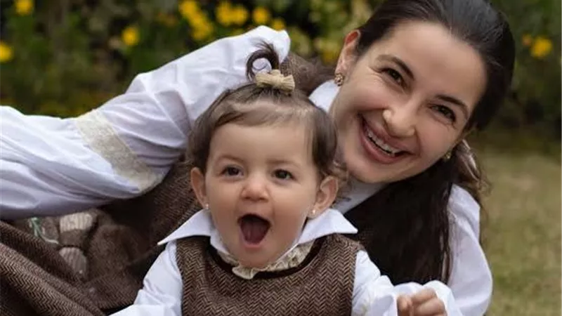 شام الذهبي في فيديو عفوي مع ابنتها: أنا وصغيرتي والـ ADHD 