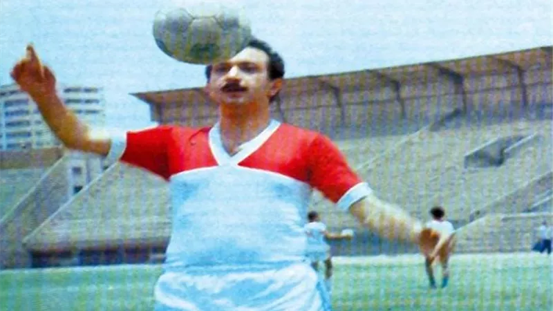 أبرزهم نور الشريف.. نجوم جمعوا بين الكرة والتمثيل 