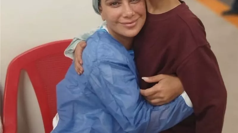 الطفل سليم بمسلسل ورد على في وياسمين ينشر صورة مع صبا مبارك ويعلق: لولو حبيبتي 
