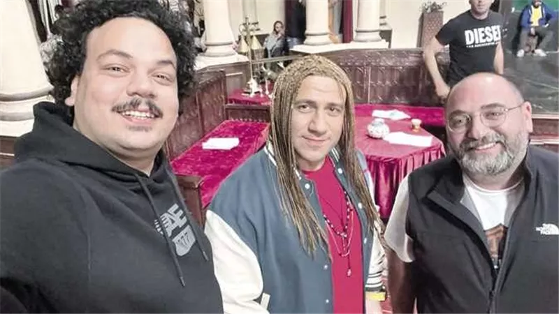 سبب تحقيق أحلامنا.. مصطفي غريب يهنئ أحمد مكي بعيد ميلاده