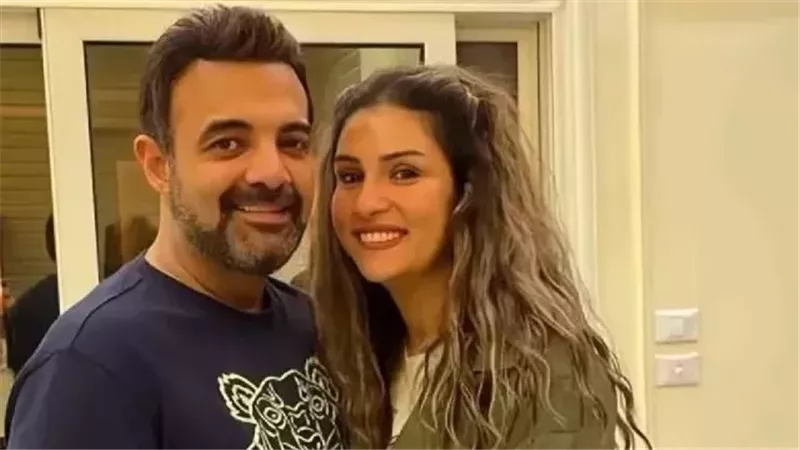 بعد أزمة صحية صعبة.. عمرو محمود ياسين يروي كواليس مرض زوجته آيات أباظة